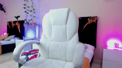 Nascary Fox online show from 10-24-25, 08:49