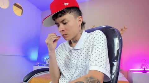 Nascary Fox online show from 04-22-26, 02:29