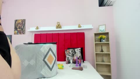 Snapshot of nashira_robert chatting on 11-29-25, 10:35 Debora online show from 11-29-25, 10:35