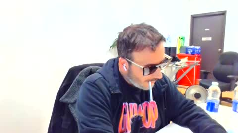 Snapshot of nassobout chatting on 02-05-26, 10:03 nassobout online show from 02-05-26, 10:03