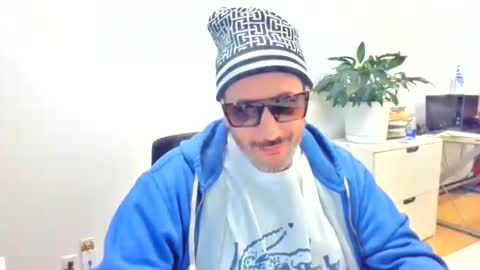 Snapshot of nassobout chatting on 02-12-26, 10:05 nassobout online show from 02-12-26, 10:05