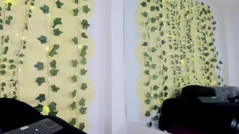 Snapshot of nastasha_nasty1 chatting on 02-22-25, 06:06 Maira online show from 02-22-25, 06:06