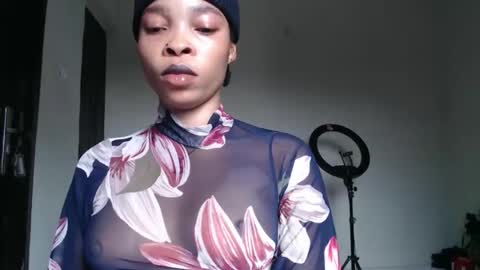 bella online show from 11-28-25, 09:23