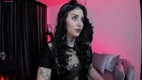 Snapshot of nasty_alice1 chatting on 11-06-25, 05:19 Goddess Alice online show from 11-06-25, 05:19