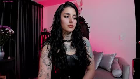 Snapshot of nasty_alice1 chatting on 11-21-25, 08:24 Goddess Alice online show from 11-21-25, 08:24