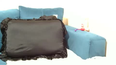 Bella online show from 10-28-25, 03:36