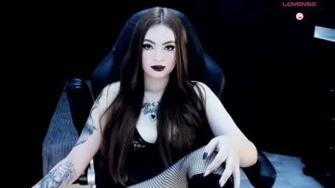 Snapshot of nastykatty_ chatting on 06-09-26, 10:10 nastykatty_ online show from 06-09-26, 10:10