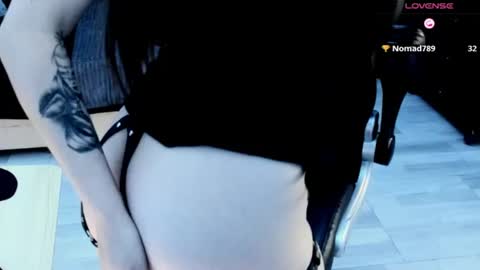 Snapshot of nastykatty_ chatting on 06-11-26, 01:05 nastykatty_ online show from 06-11-26, 01:05