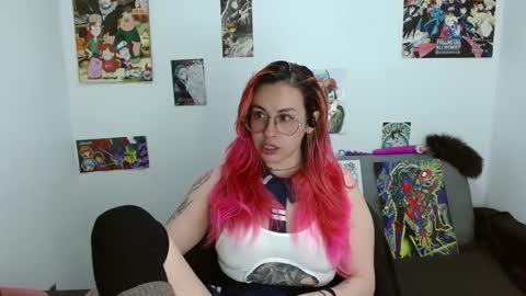 Snapshot of nat_lau chatting on 11-17-25, 12:05 Nat online show from 11-17-25, 12:05