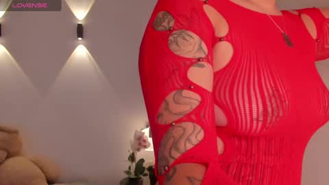 Snapshot of nataasha1 chatting on 02-14-25, 01:18 Natttttttttttttttt online show from 02-14-25, 01:18