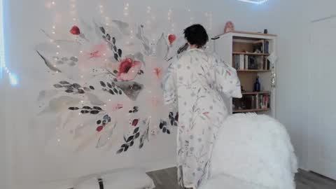 Snapshot of natahsaluxxx chatting on 01-03-25, 07:39 Natasha Luxxx online show from 01-03-25, 07:39