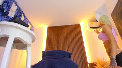 Snapshot of natali_sexbig chatting on 02-02-25, 04:59 natali online show from 02-02-25, 04:59