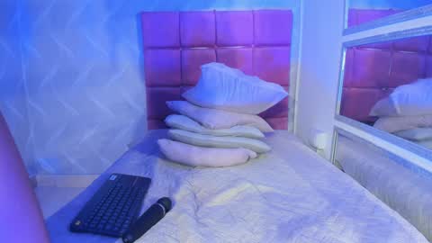 Naty  online show from 01-21-25, 06:45