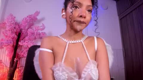 Natalia online show from 10-21-25, 03:46