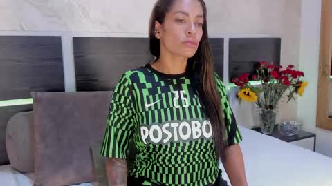 Snapshot of natalia_cruzz chatting on 06-08-26, 12:49 Nata online show from 06-08-26, 12:49