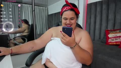 Snapshot of natalia_curvy1 chatting on 12-10-24, 03:01 Nathalia online show from 12-10-24, 03:01