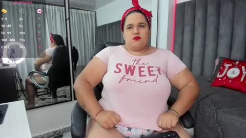 Snapshot of natalia_curvy1 chatting on 12-13-24, 07:10 Nathalia online show from 12-13-24, 07:10