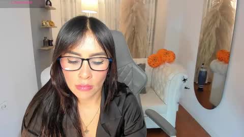 Snapshot of natalia_leon8 chatting on 10-11-25, 04:12 Natalia Leon online show from 10-11-25, 04:12