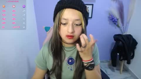 natalia_martinez18 online show from 02-05-26, 11:37