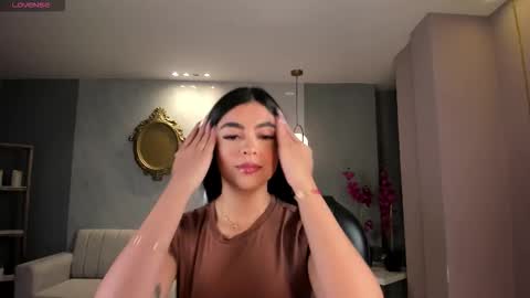 Snapshot of nataliagaret chatting on 10-14-25, 02:45 Nata online show from 10-14-25, 02:45