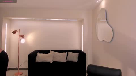 Snapshot of nataliagaret chatting on 11-23-25, 05:35 Nata online show from 11-23-25, 05:35