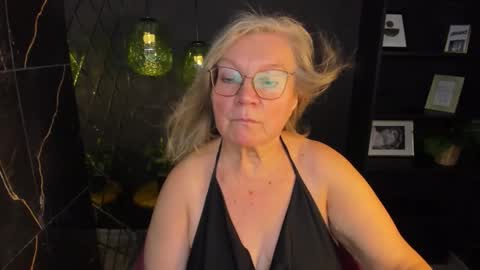 Snapshot of natalicloud chatting on 11-01-25, 01:13 NataliCloud online show from 11-01-25, 01:13