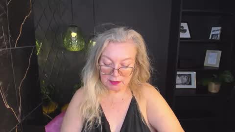 Snapshot of natalicloud chatting on 11-08-25, 01:22 NataliCloud online show from 11-08-25, 01:22
