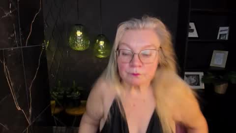 Snapshot of natalicloud chatting on 11-30-25, 01:04 NataliCloud online show from 11-30-25, 01:04