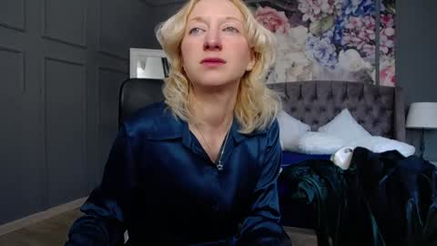 Natalie online show from 01-24-25, 07:08