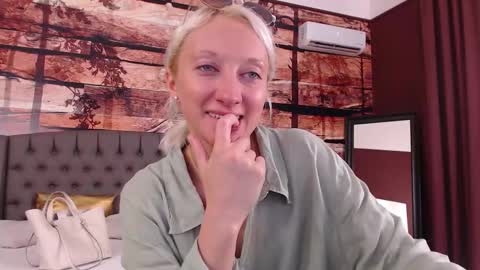 Natalie online show from 09-15-25, 10:48