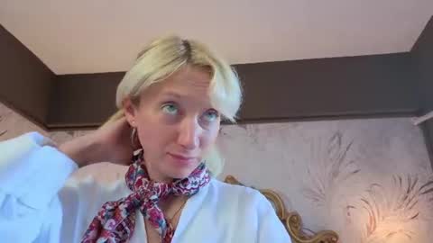Snapshot of natalie_bitton chatting on 07-07-26, 07:23 Natalie online show from 07-07-26, 07:23