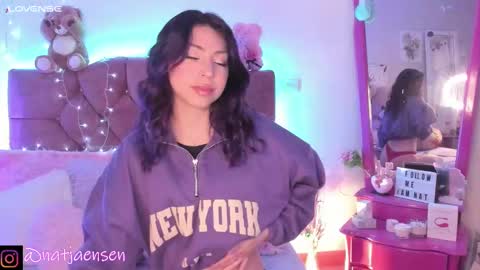 Snapshot of natalie_jaensen chatting on 12-12-24, 11:14       online show from 12-12-24, 11:14