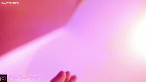 Snapshot of natalie_jaensen chatting on 12-14-24, 01:28       online show from 12-14-24, 01:28