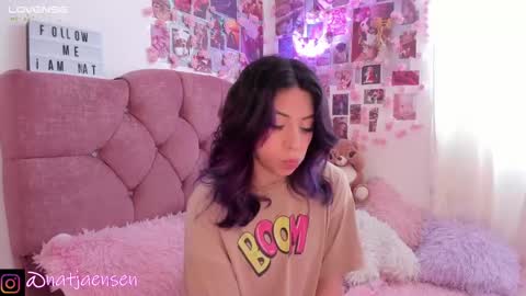 Snapshot of natalie_jaensen chatting on 12-30-24, 08:58       online show from 12-30-24, 08:58