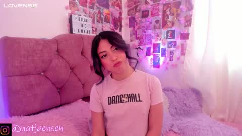 Snapshot of natalie_jaensen chatting on 01-15-25, 10:35       online show from 01-15-25, 10:35