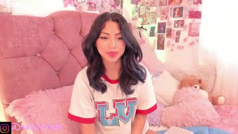 Snapshot of natalie_jaensen chatting on 02-12-25, 12:55       online show from 02-12-25, 12:55