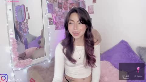 Snapshot of natalie_jaensen chatting on 09-10-25, 10:10       online show from 09-10-25, 10:10