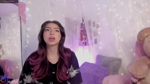 Snapshot of natalie_jaensen chatting on 10-12-25, 06:18       online show from 10-12-25, 06:18