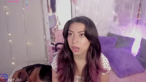 Snapshot of natalie_jaensen chatting on 10-18-25, 05:46       online show from 10-18-25, 05:46