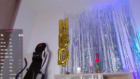 Snapshot of natalie_juice chatting on 02-14-25, 06:56 Natalie OF online show from 02-14-25, 06:56