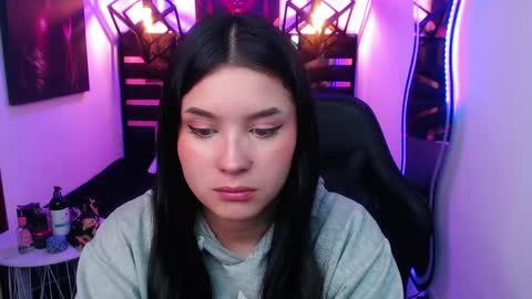 Snapshot of natalie_loffreda chatting on 05-15-26, 08:16 natalie online show from 05-15-26, 08:16