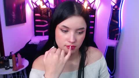 Snapshot of natalie_loffreda chatting on 05-16-26, 07:56 natalie online show from 05-16-26, 07:56