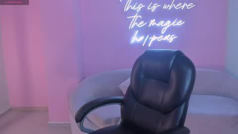 Natalie Lewis online show from 04-24-26, 11:56