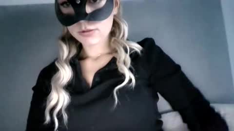 Snapshot of nataliexo111 chatting on 10-01-25, 03:29 Natali online show from 10-01-25, 03:29