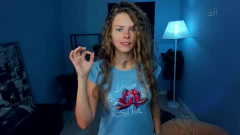 Natalie online show from 09-17-25, 05:09