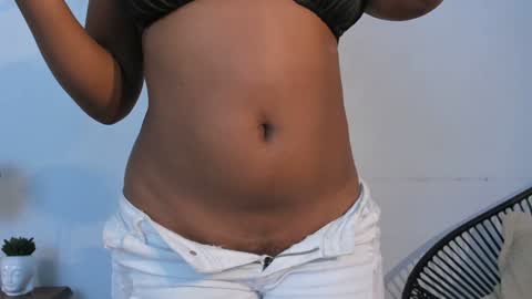 Snapshot of nataly_velez chatting on 01-17-25, 11:07 Naty online show from 01-17-25, 11:07