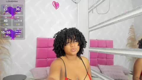 Snapshot of nataly_velez chatting on 03-08-25, 01:03 Naty online show from 03-08-25, 01:03
