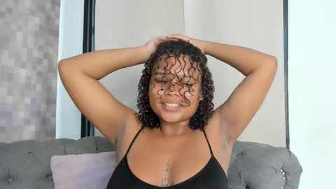 Snapshot of nataly_velez chatting on 09-30-25, 07:30 Naty online show from 09-30-25, 07:30