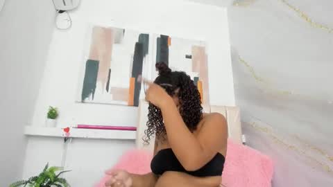 Snapshot of nataly_velez chatting on 10-13-25, 12:38 Naty online show from 10-13-25, 12:38