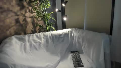 Naty online show from 11-10-25, 06:29